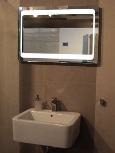AB GROUP MODEL H огледало за баня с вградено LED осветление 