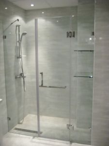 TRIO душ преграда параван за баня от закалено стъкло по поръчка 